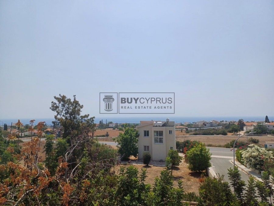 Property photo 2 of 35