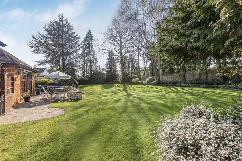 Property photo 2 of 43