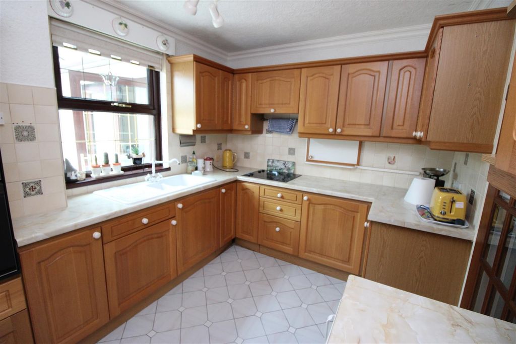 Property photo 3 of 27