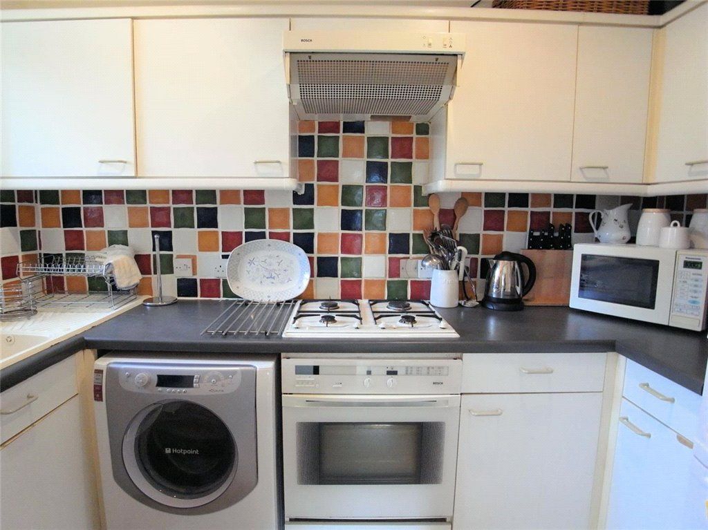 Property photo 3 of 8 Kitchen