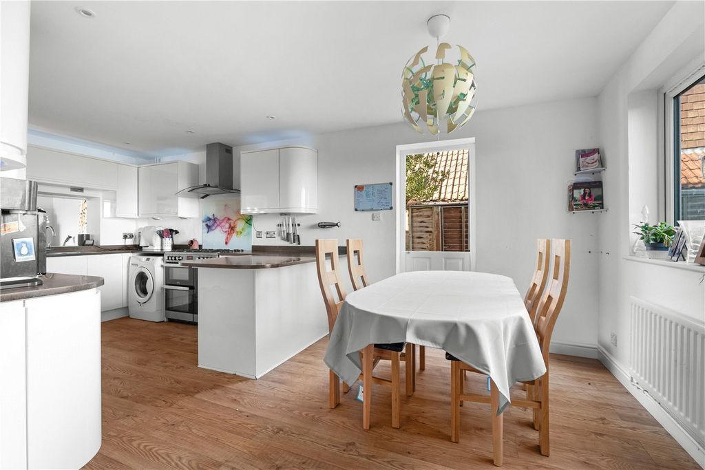 Property photo 3 of 14 Picture No. 16