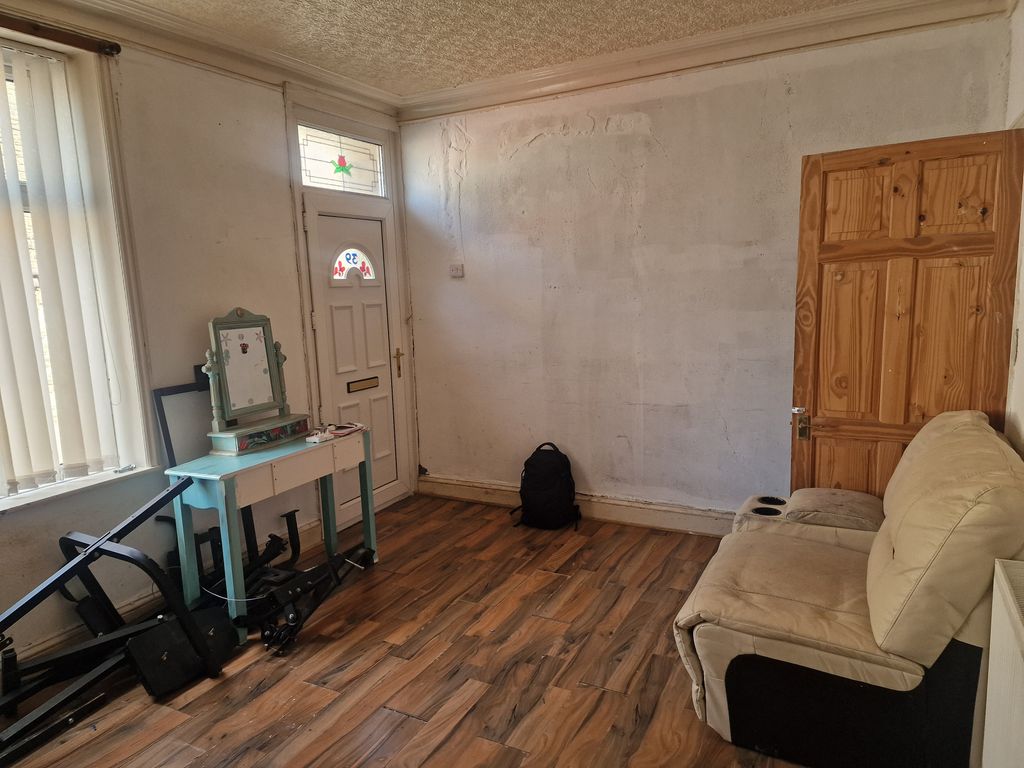 Property photo 3 of 18