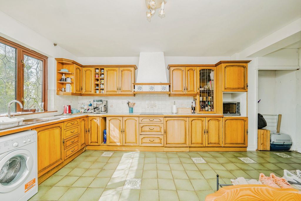 Property photo 2 of 20 P1412411