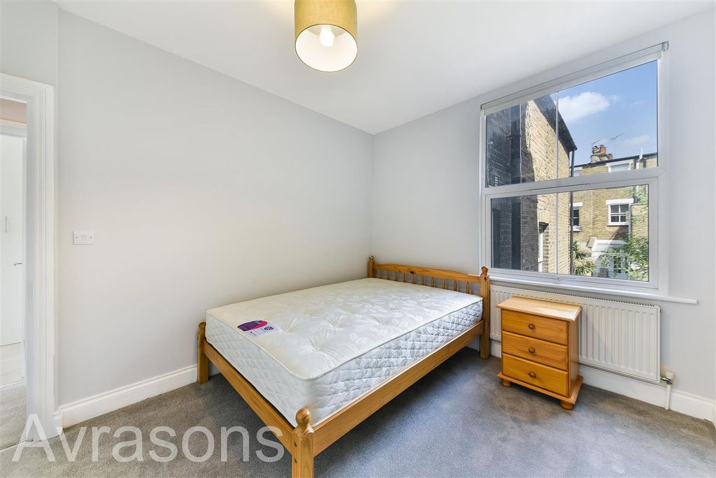 Property photo 2 of 10 Bedroom