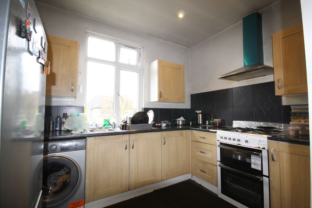 Property photo 3 of 6 Gallery