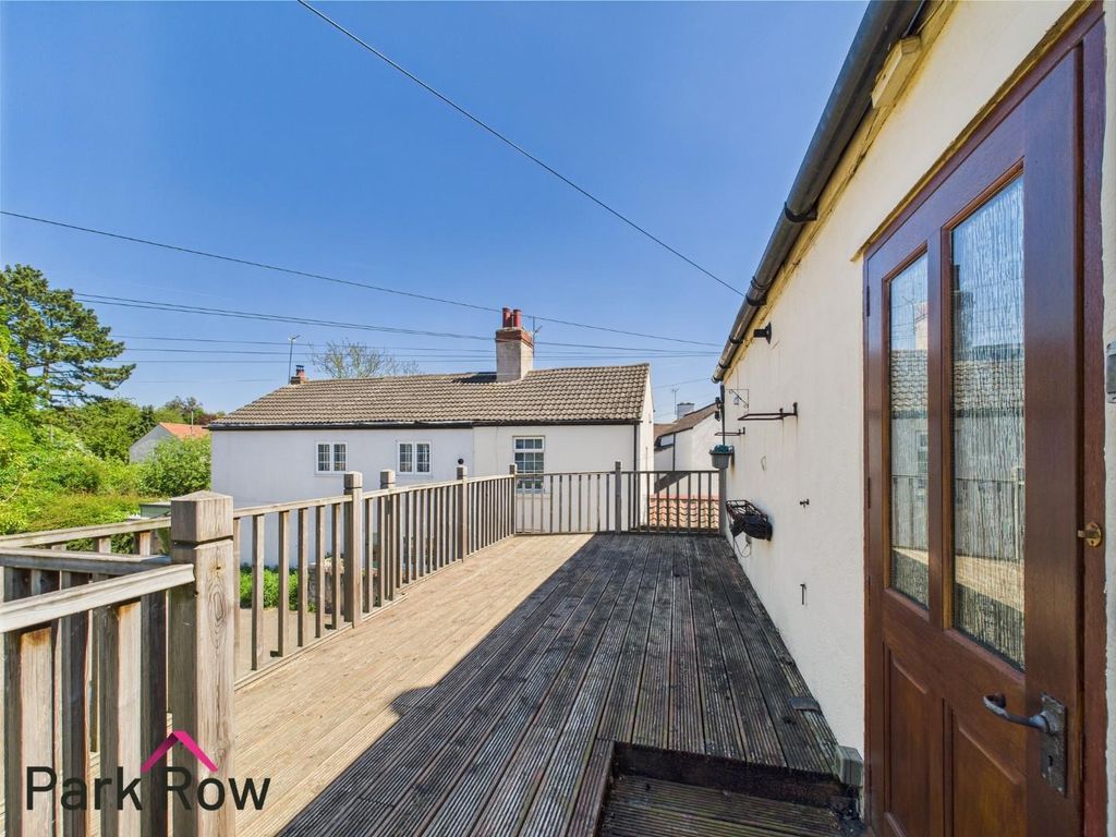 Property photo 2 of 18 Roof Terrace Balcony