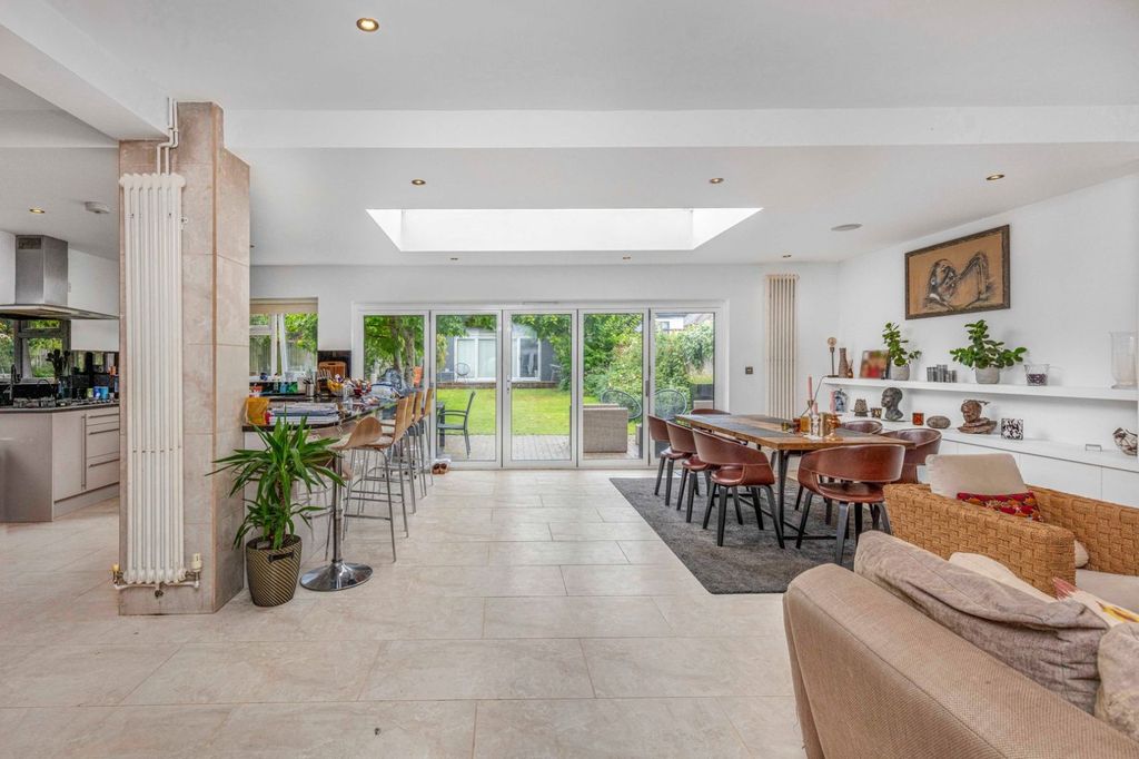 Property photo 1 of 23 Picture No. 03