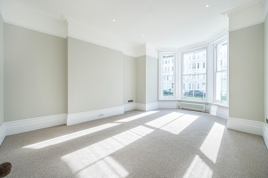 Additional image 23 of 2 bed flat for saleHoward Square, Eastbourne BN21