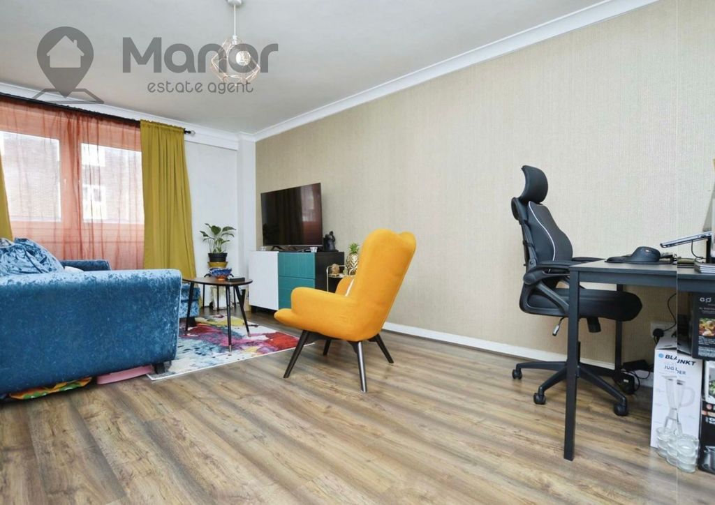 Property photo 3 of 9 Living Room