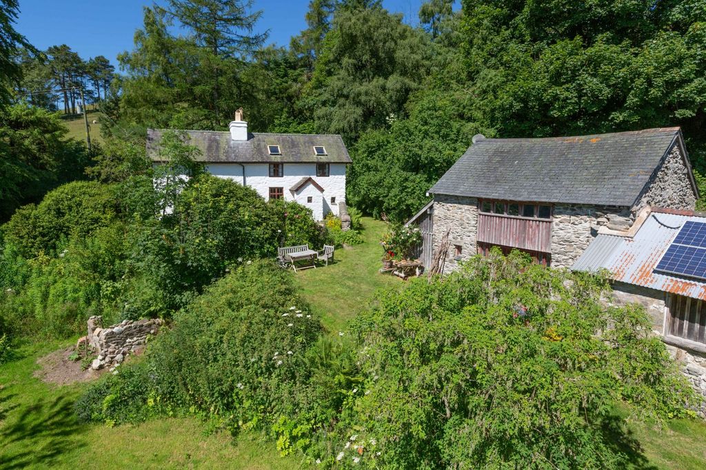 Property photo 2 of 14 Hafodty
