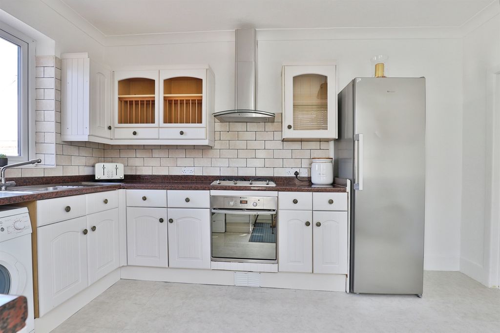 Property photo 3 of 21