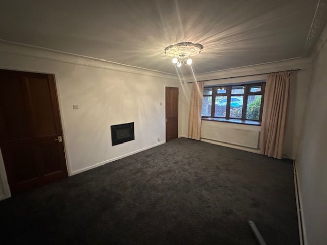 Property photo 3 of 9 Lounge