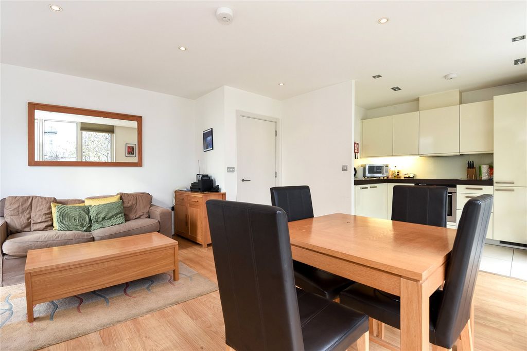 Property photo 3 of 8 Picture No. 09