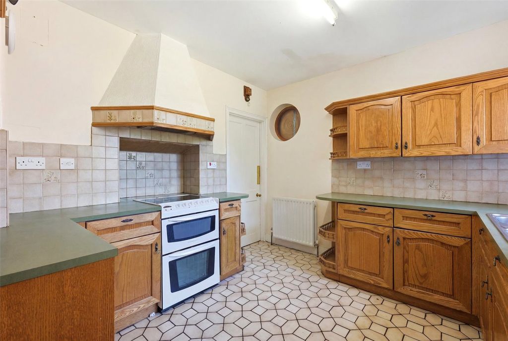 Property photo 2 of 22 Picture No. 12