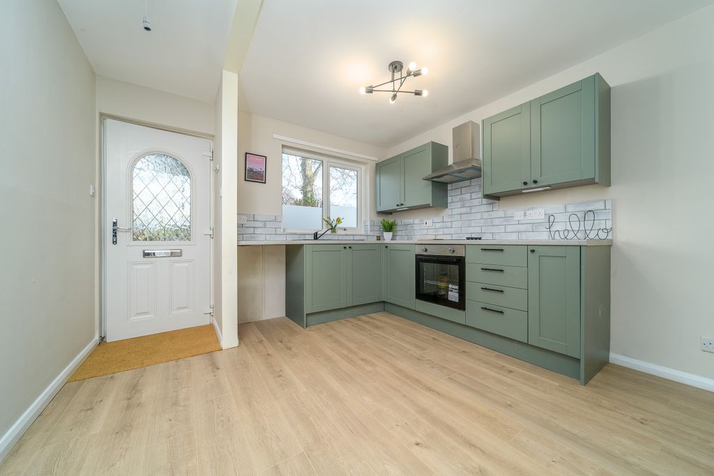 Property photo 2 of 18 Kitchen-1