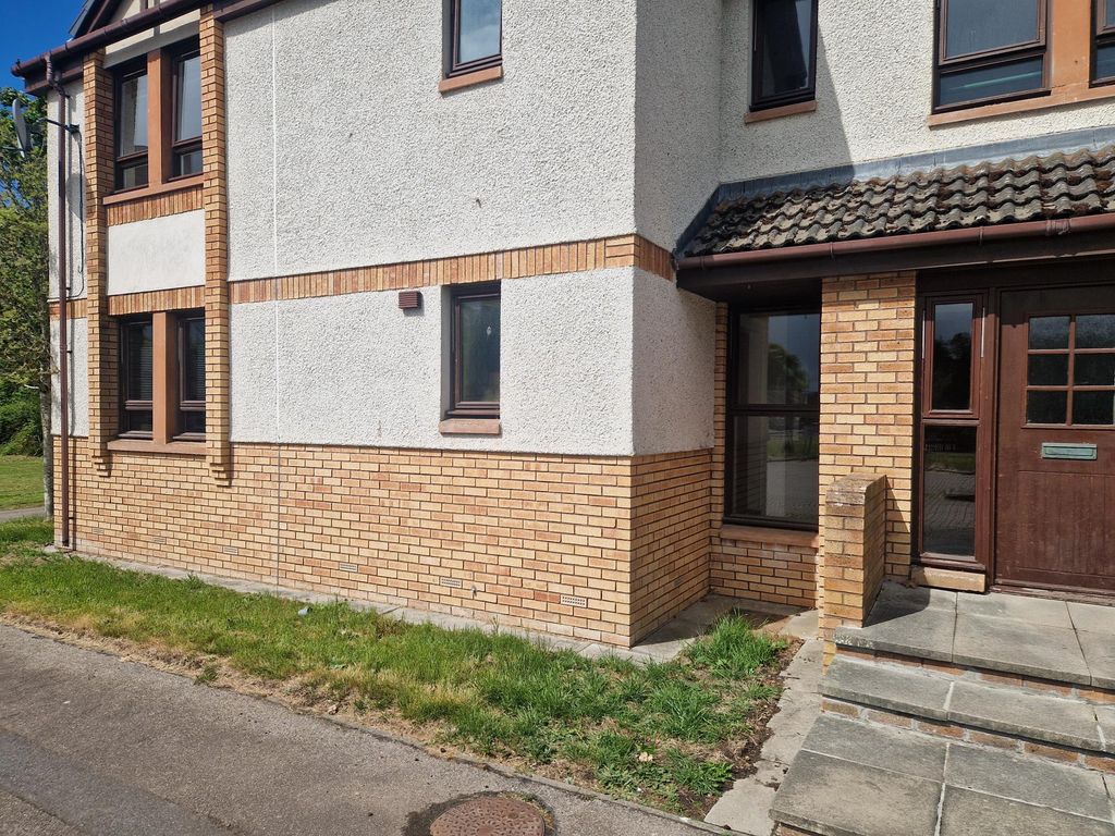 Property photo 2 of 11