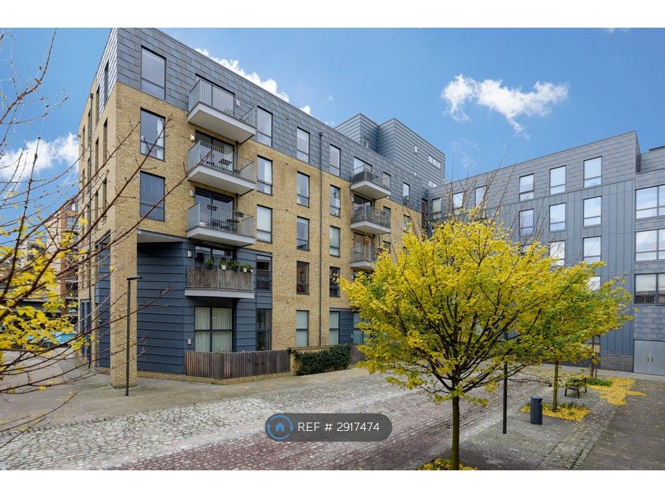 Property photo 1 of 14 Secure Quiet Courtyard