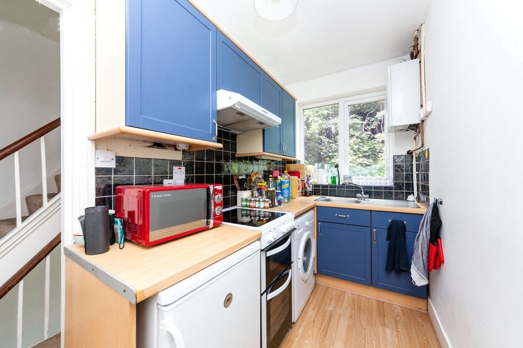 Property photo 2 of 6 Picture No. 17