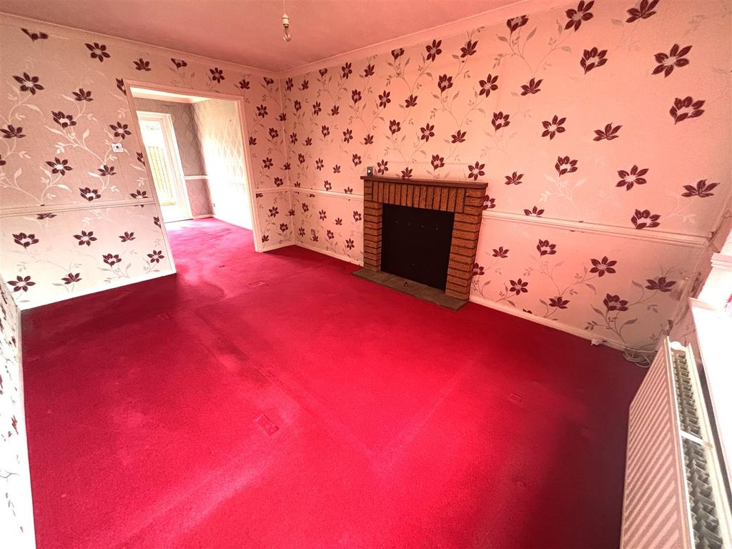 Property photo 3 of 15 Living Room