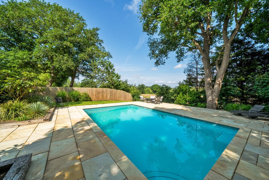 Property photo 2 of 34 1310286-33-684c69...