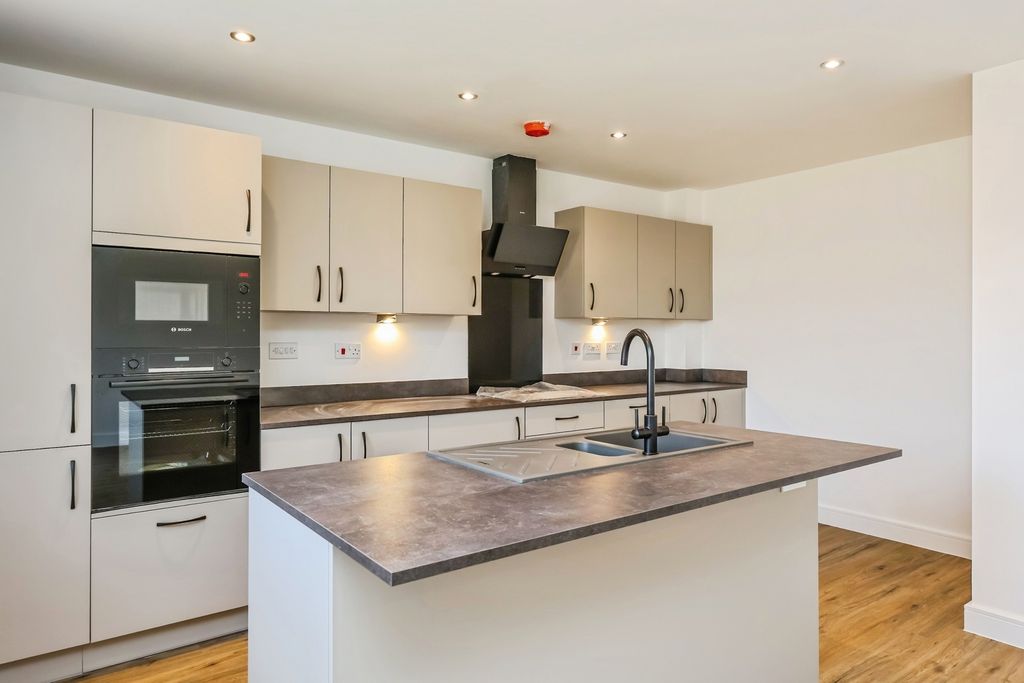 Property photo 3 of 17 Pbox-Img.Jpg