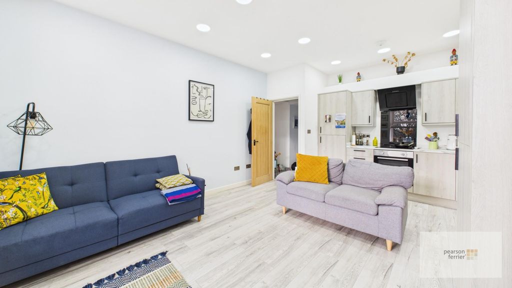 Property photo 3 of 16