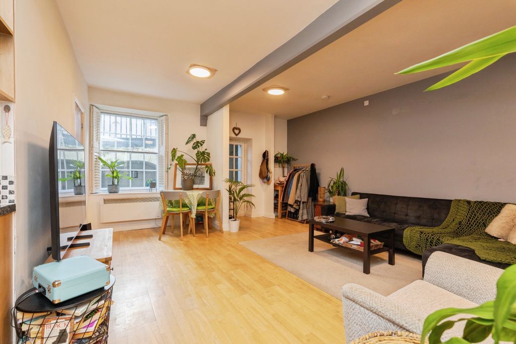 Property photo 2 of 21 Living / Dining Room