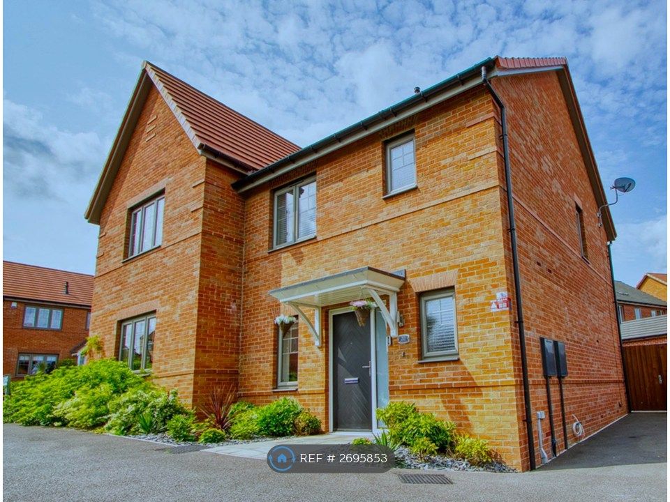 Property photo 2 of 5 Front / Driveway