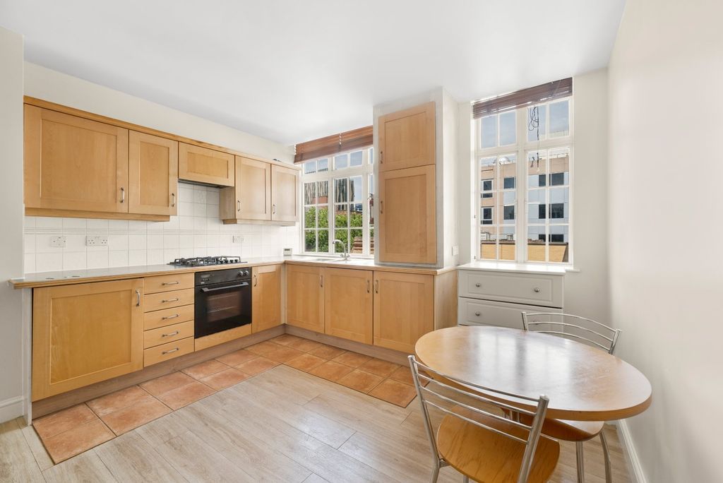 Property photo 3 of 6