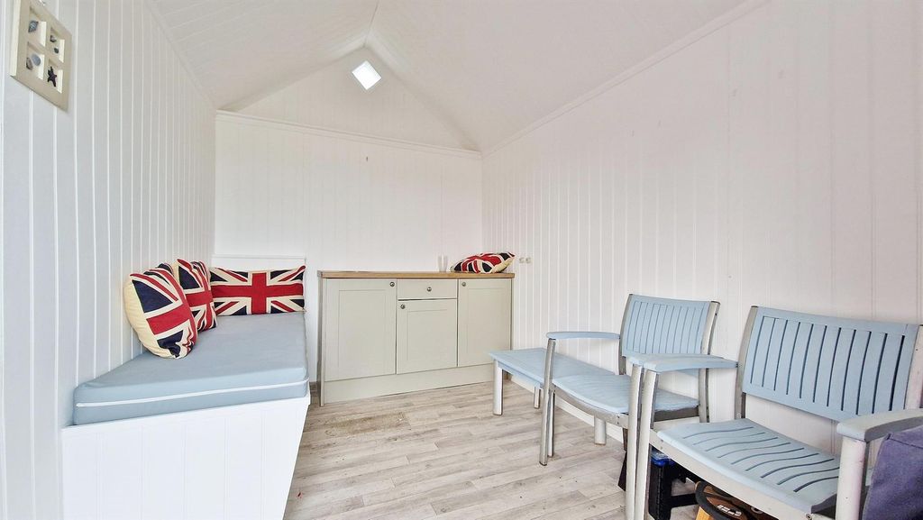 Property photo 3 of 11 20250827_175248.Jpg