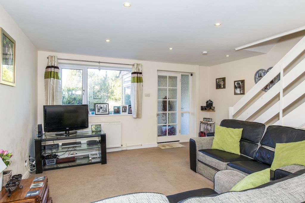 Property photo 3 of 7 2Eac9621-7309-4B33-9