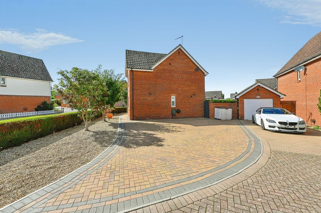 Property photo 2 of 22