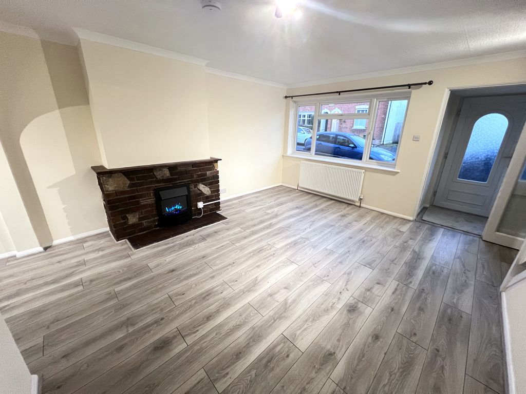 Property photo 3 of 11 Living Room