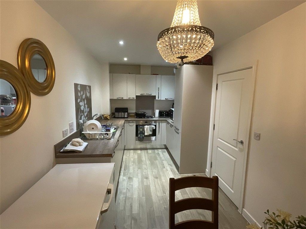 Property photo 2 of 9 Kitchen