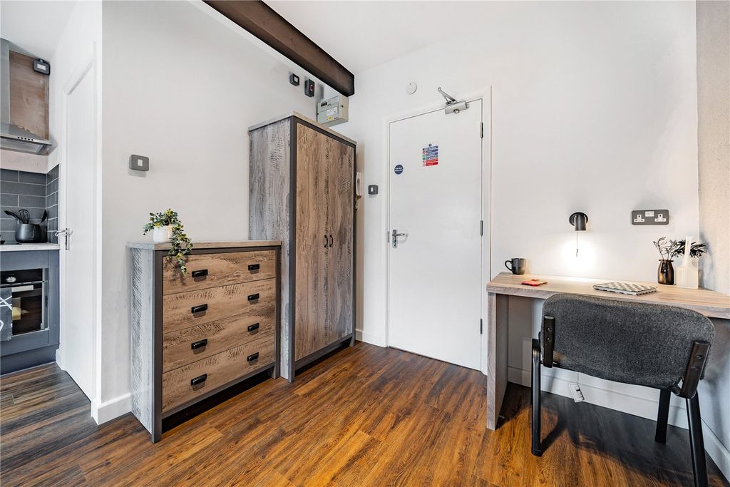 Property photo 3 of 6 Picture No. 04