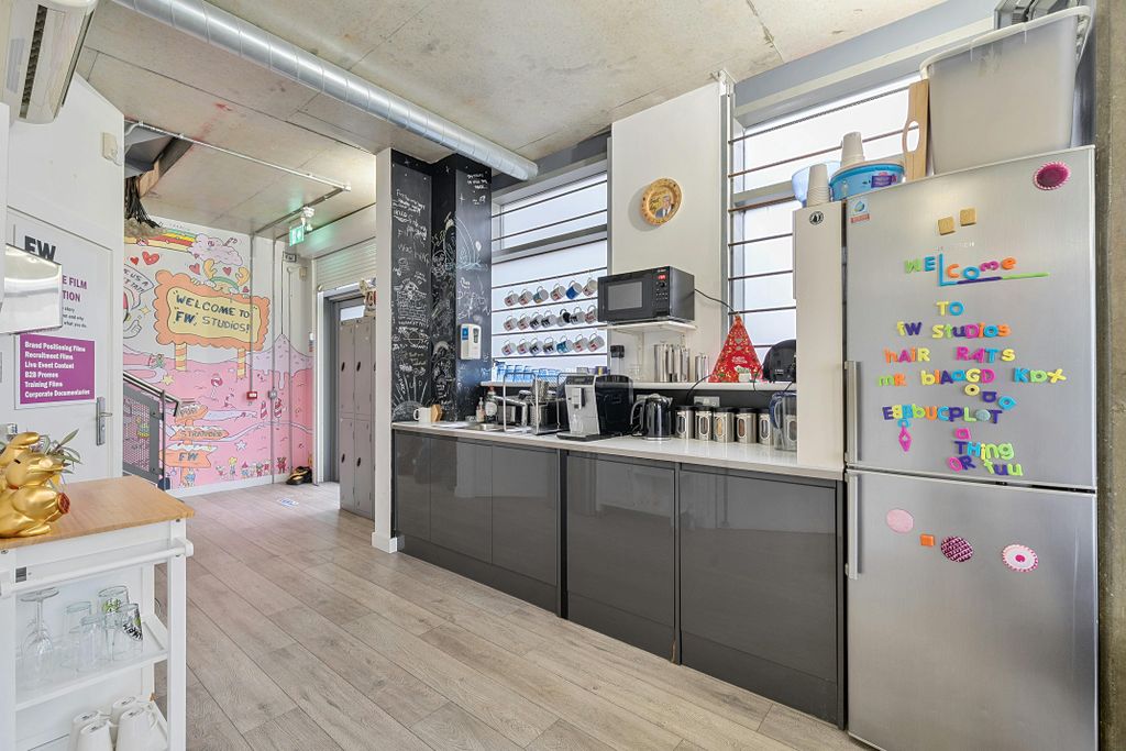 Property photo 3 of 23 13580252068Dfaedc56132Arw1.Jpg