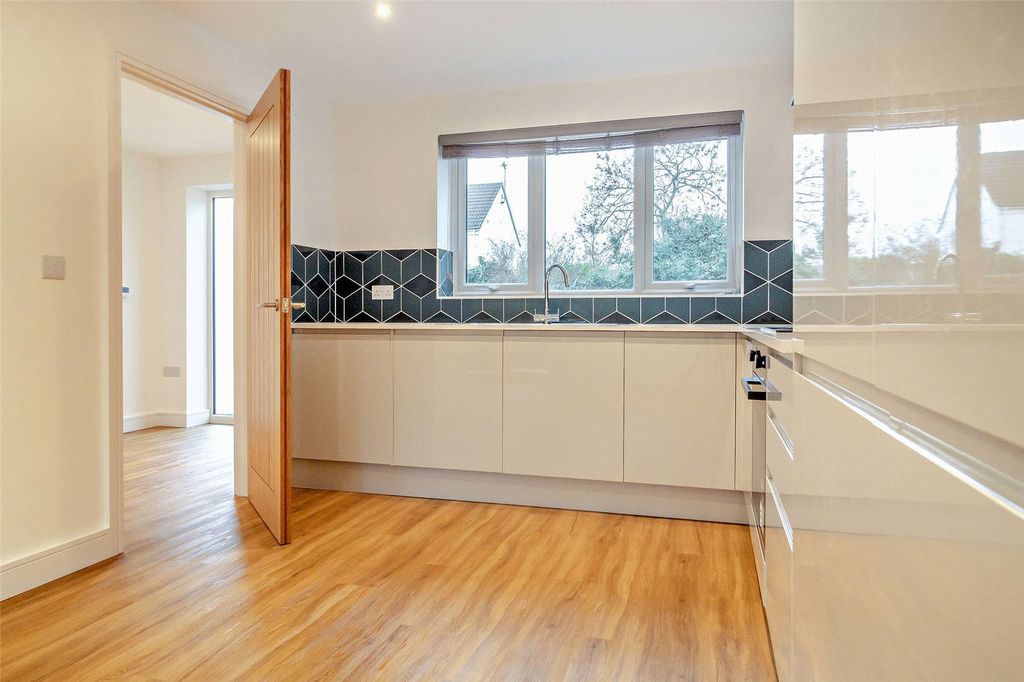 Property photo 3 of 12 Kitchen