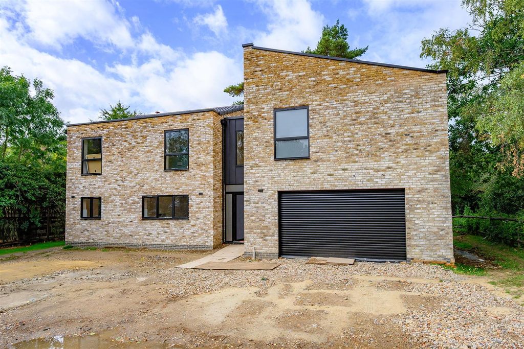 Property photo 1 of 9 Front