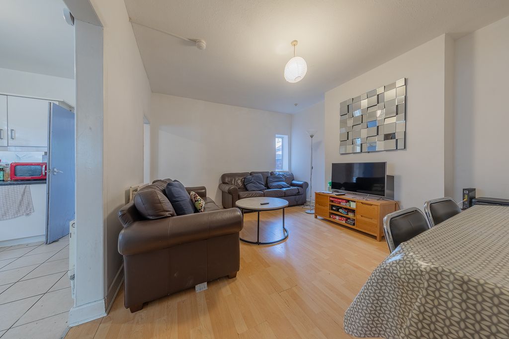 Property photo 3 of 30