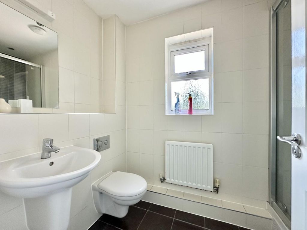 Property photo 3 of 12 26c6733d-720F-4ce8-A11c-Dba3E024E430.Jpg