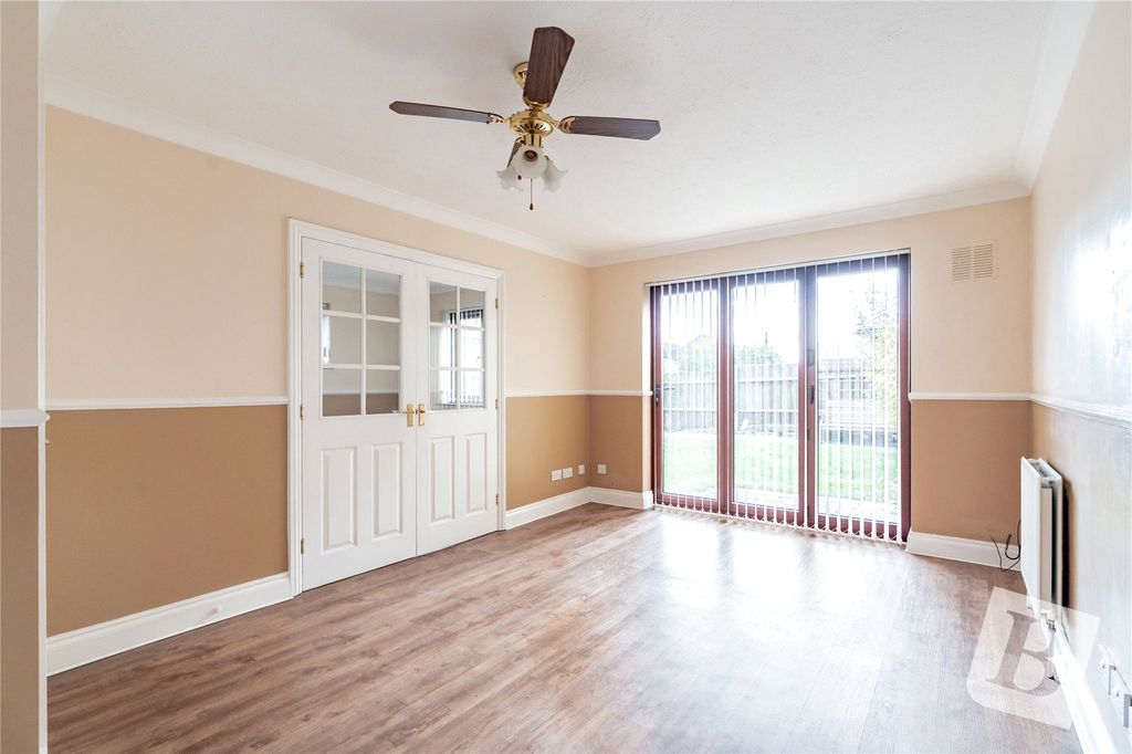 Property photo 3 of 16 Living Room