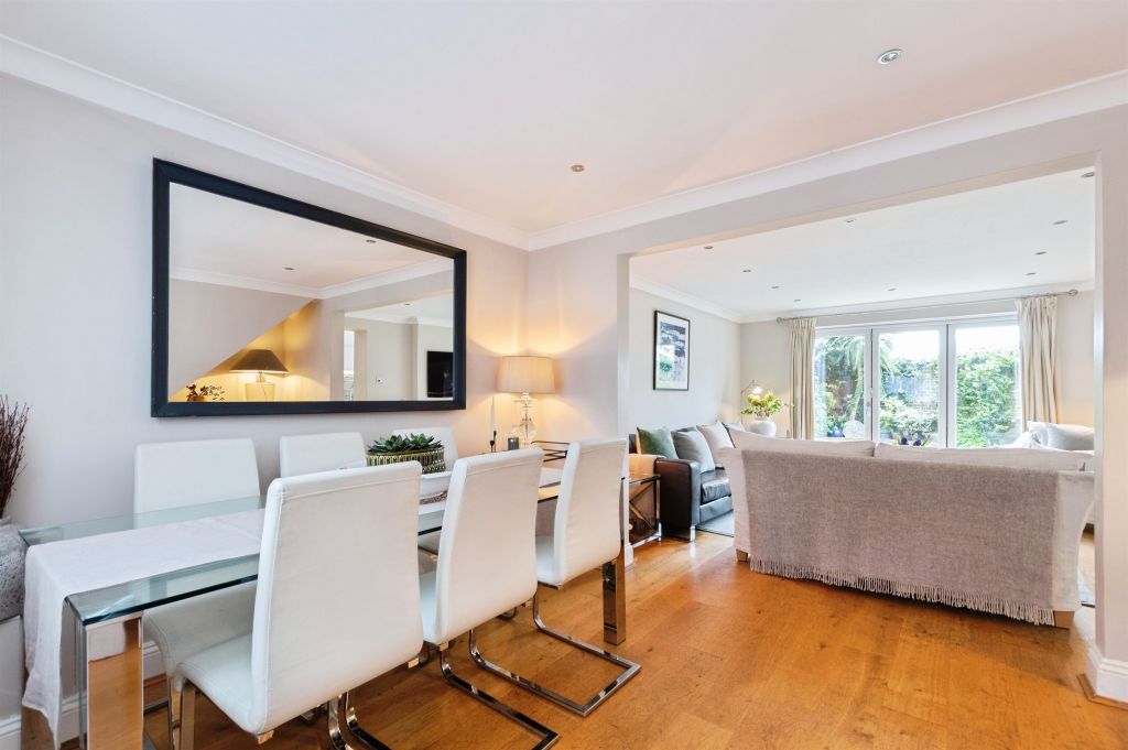 Property photo 2 of 28