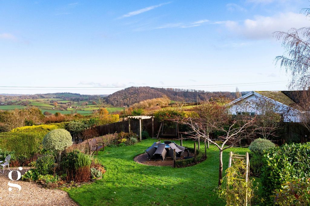 Property photo 2 of 32