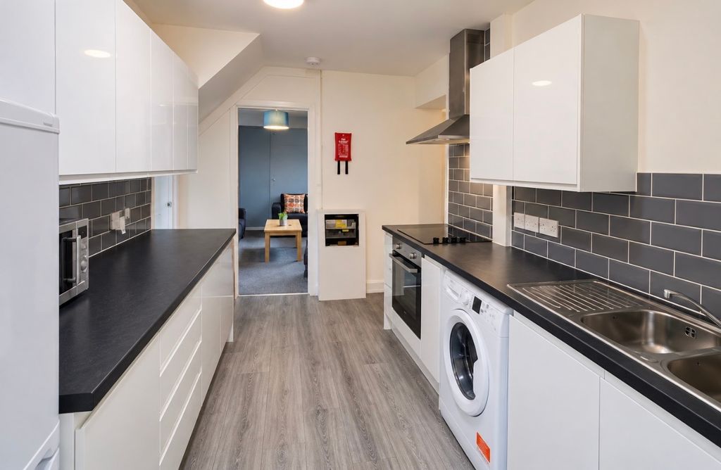 Property photo 2 of 18 6098552