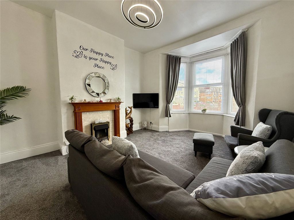 1 bed flat for saleGladstone Terrace, Bridlington, East Riding Of Yorkshire YO15 photo 5