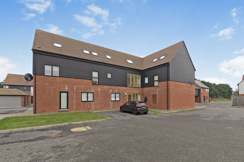 Property photo 3 of 14 Bloc View