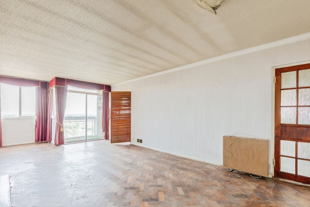 Property photo 3 of 15 Pbox-Img.Jpg