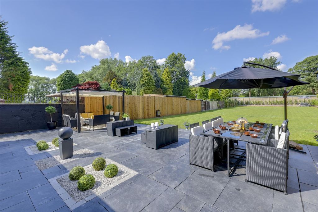 Property photo 3 of 53 Patio Gardenjpg