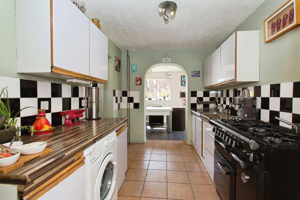 Property photo 3 of 12