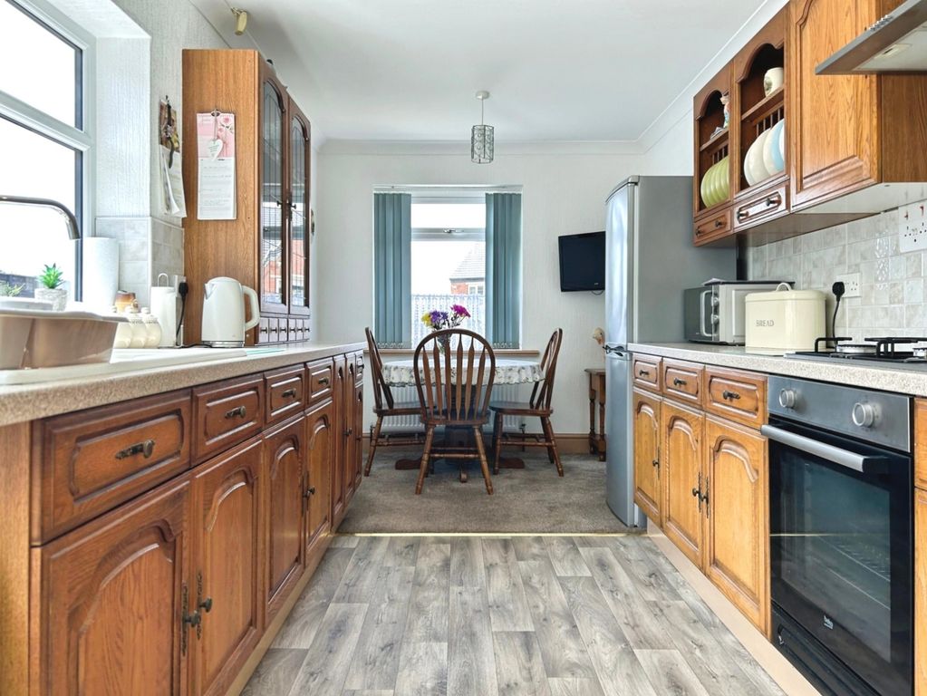 Property photo 3 of 31 Pbox-Img.Jpg